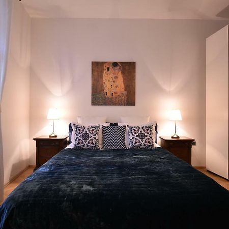 Cozy Flat By The Astronomical Clock Apartment Prague Exterior photo