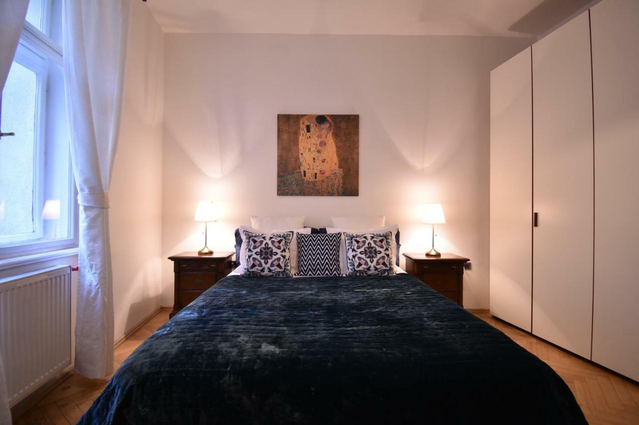 Cozy Flat By The Astronomical Clock Apartment Prague Exterior photo