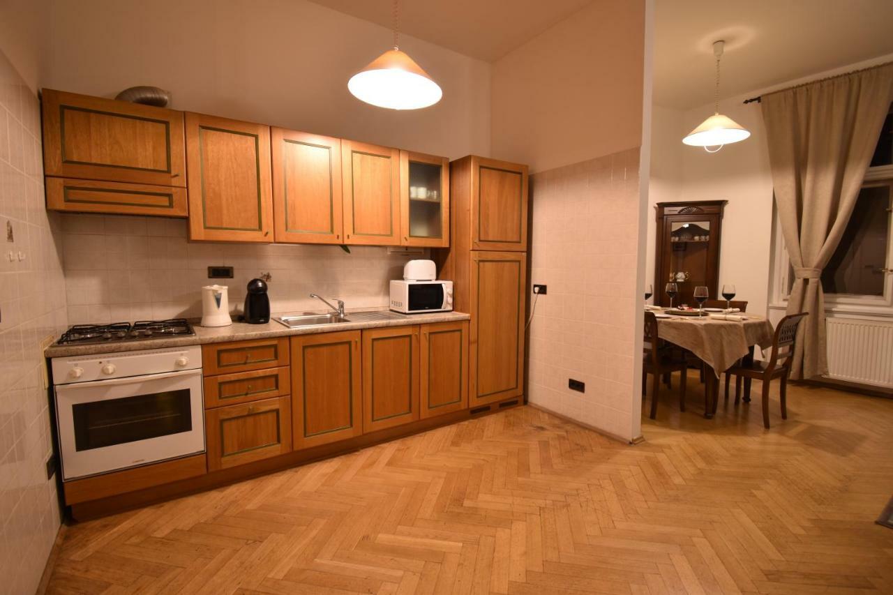 Cozy Flat By The Astronomical Clock Apartment Prague Exterior photo