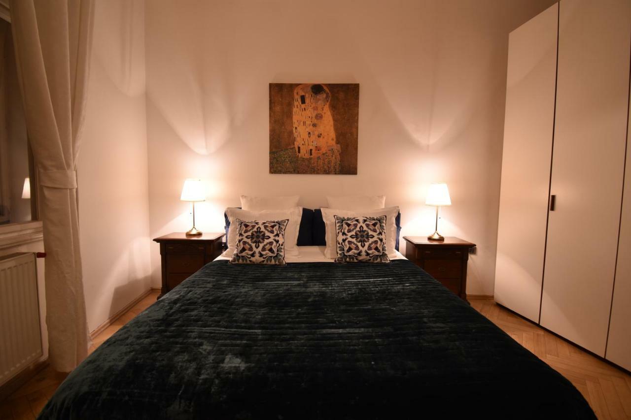 Cozy Flat By The Astronomical Clock Apartment Prague Exterior photo