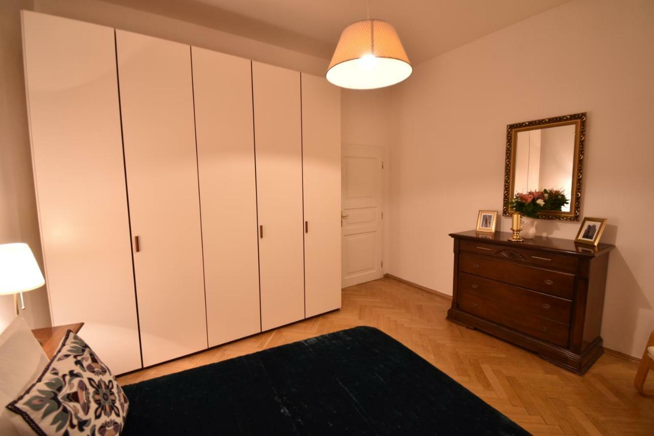 Cozy Flat By The Astronomical Clock Apartment Prague Exterior photo