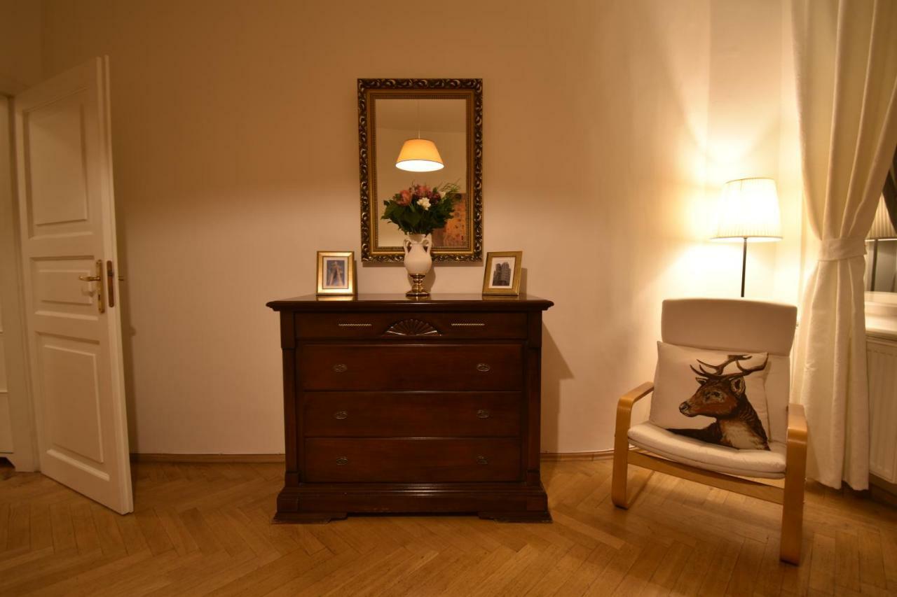 Cozy Flat By The Astronomical Clock Apartment Prague Exterior photo